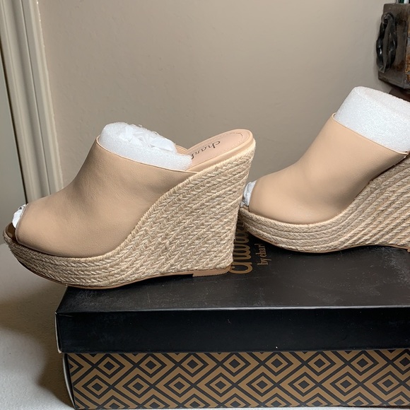 EUC Charles David Andes Tan Wedge Sandals - Picture 8 of 10